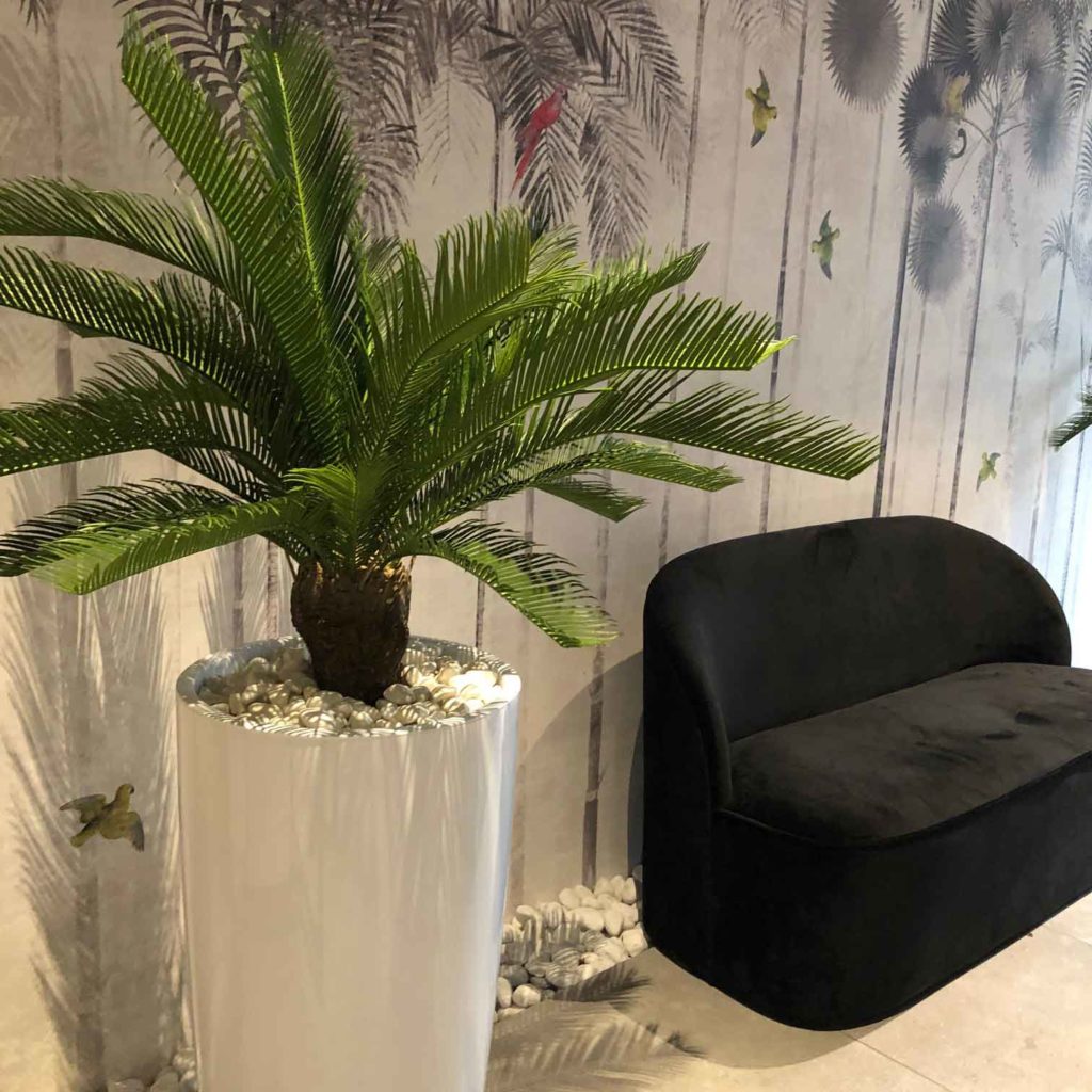 pots blanc pour arbre, vases et pots de fleurs, vases and pots, pots de blanc design, vases contemporains, vases design, vase design blanc, plante artificielle, plante artificielle d'extérieur haut de gamme, plante artificielle extérieur haut de gamme, arbre artificiel, arbre artificiel haut de gamme,