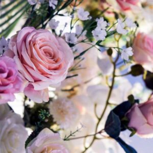 Fleurs stabilisées vs Fleurs artificielles : comparaison complète pour faire le meilleur choix​​